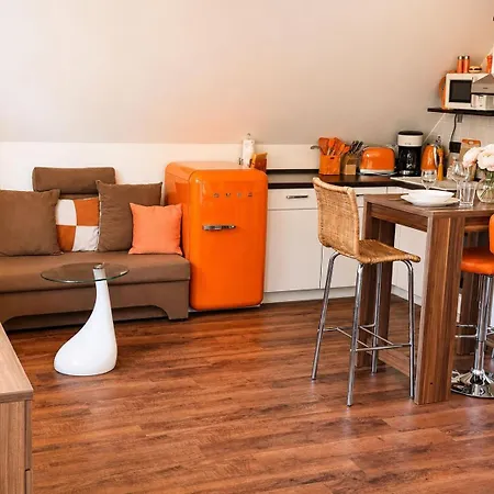 Gartenhaus Regenbogen Apartment *